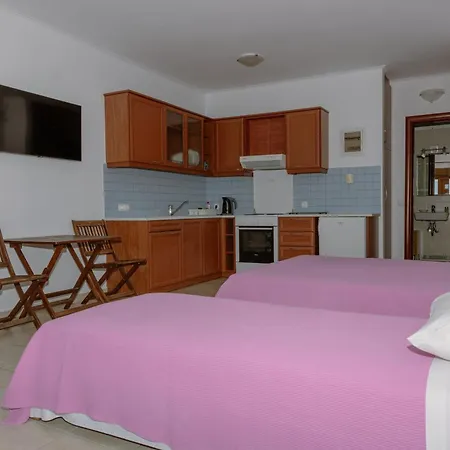 Pasifai Apartment *